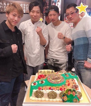 井上拓真WBC暫定王者祝勝ケーキ3_コピー